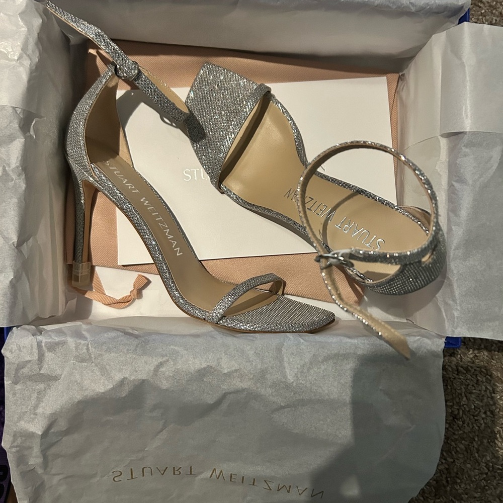 Stuart Weitzman NudistCurve in New Noir (Dark Silver) 9.5N - Narrow & 100MM